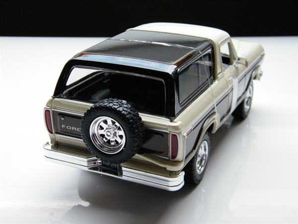 Grote foto modelauto ford bronco hard top 1 24 hobby en vrije tijd 1 24