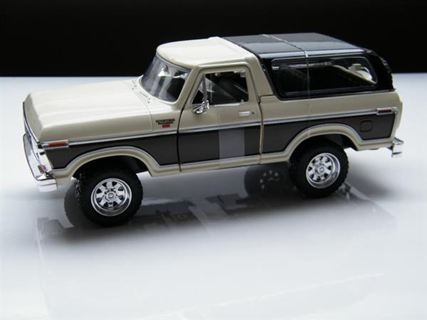 Grote foto modelauto ford bronco hard top 1 24 hobby en vrije tijd 1 24