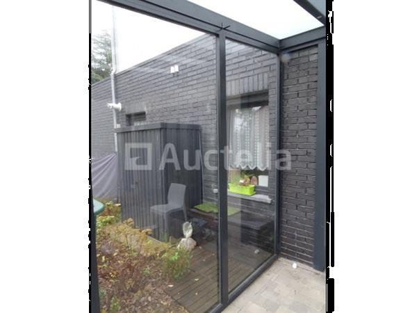Grote foto antracietgrijze aluminium veranda in gelaagde beglazing 4 m x 3 75 m gedemonteerd op schragen doe het zelf en verbouw ijzerwaren en bevestigingsmiddelen