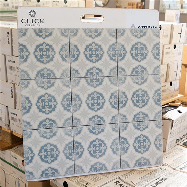 Grote foto keramische portugese vloertegels 20x20 grijs met blauw bloemetjes patroon 1m doe het zelf en verbouw tegels