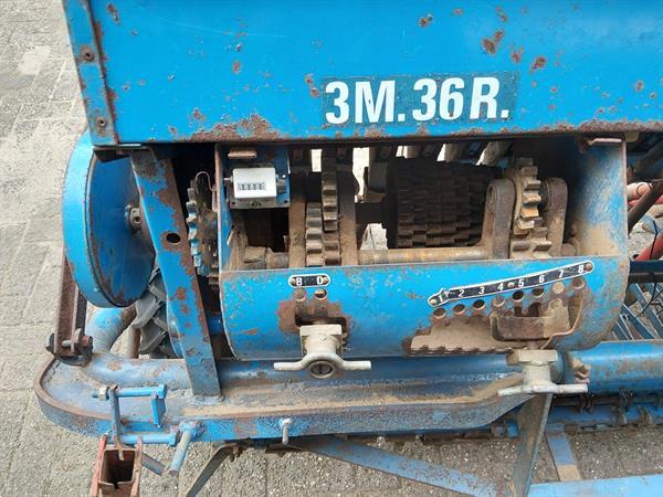 Grote foto stegsted zaaimachine 3 meter 36 pijpen agrarisch zaaimachines