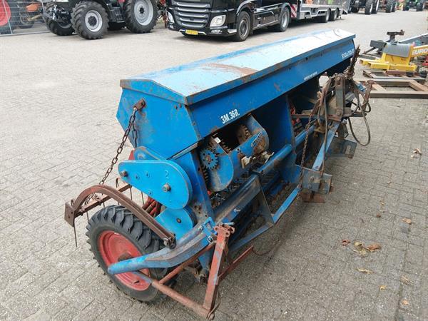 Grote foto stegsted zaaimachine 3 meter 36 pijpen agrarisch zaaimachines