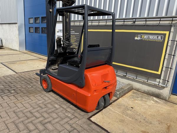 Grote foto vs 22374 elektrische triplex heftruck linde e16 sideshift agrarisch heftrucks