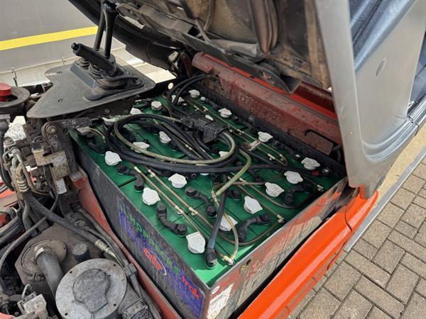 Grote foto vs 22374 elektrische triplex heftruck linde e16 sideshift agrarisch heftrucks