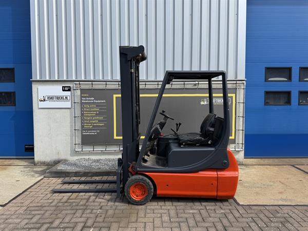 Grote foto vs 22374 elektrische triplex heftruck linde e16 sideshift agrarisch heftrucks