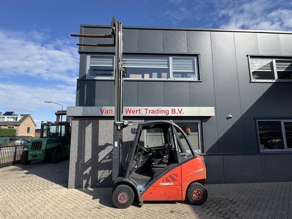 Grote foto linde h20d 01 triplo 470 freelift sideshift 5355uur vw diesel 2012 agrarisch heftrucks