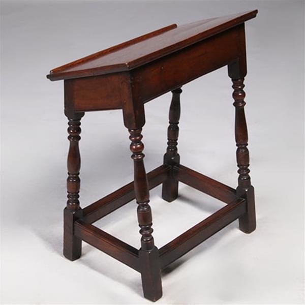 Grote foto bijbelstandaard of lezenaar in de vorm van een joint stool 19e eeuws no.322125 antiek en kunst stoelen en banken