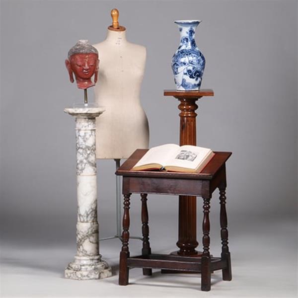 Grote foto bijbelstandaard of lezenaar in de vorm van een joint stool 19e eeuws no.322125 antiek en kunst stoelen en banken