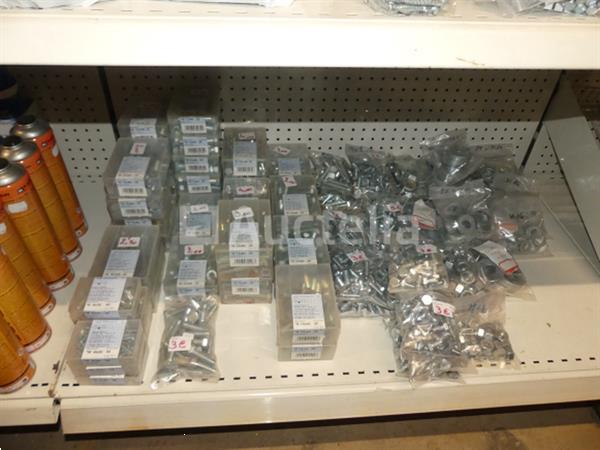 Grote foto hardware schroeven diverse bouten doe het zelf en verbouw onderdelen en accessoires