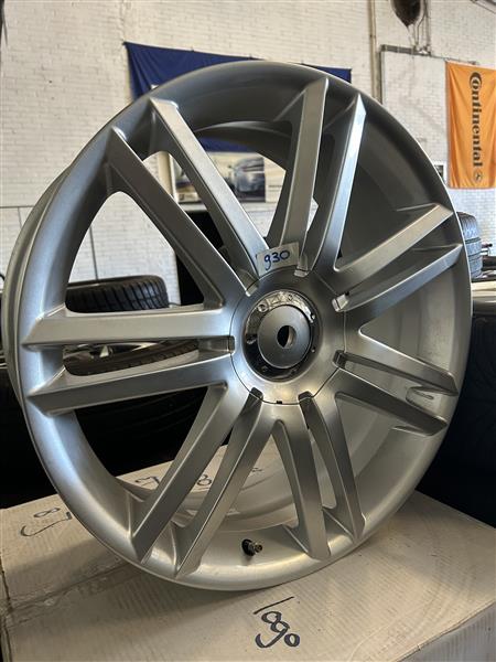 Grote foto velgen opruiming laatste set van vier en stuks auto onderdelen banden en velgen