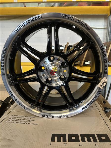 Grote foto velgen opruiming laatste set van vier en stuks auto onderdelen banden en velgen