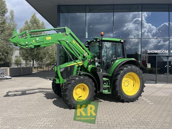 Grote foto john deere 6100m 775713 agrarisch tractoren