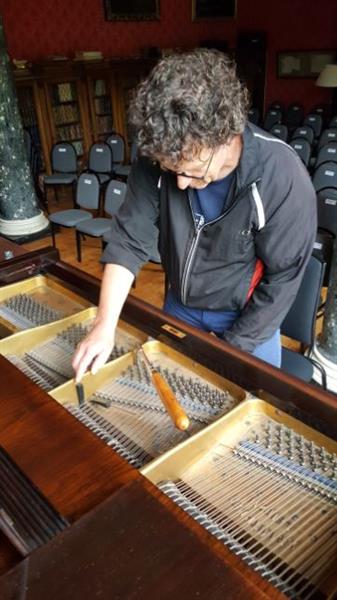 Grote foto gratis je piano gestemd erotiek man zoekt vrouwelijke sekspartner