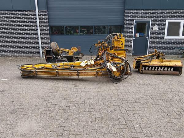 Grote foto herder grenadier mbk 105 maaiarm agrarisch maaiers