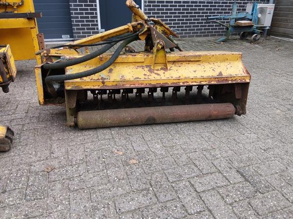 Grote foto herder grenadier mbk 105 maaiarm agrarisch maaiers