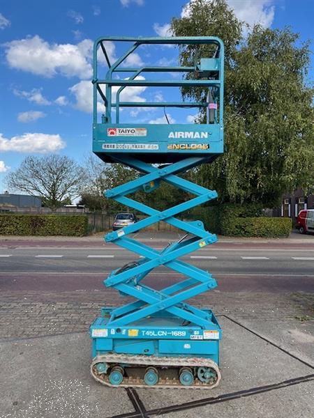 Grote foto gebruikte schaarhoogwerker op rups airman encl045 doe het zelf en verbouw hoogwerkers