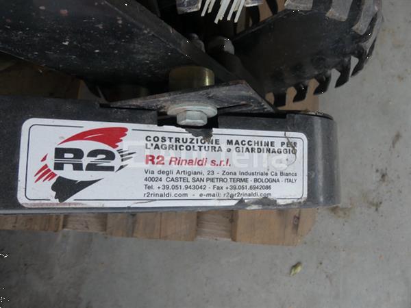 Grote foto rinaldi roterende zaaimachine agrarisch akkerbouw
