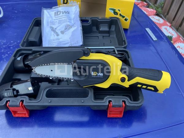 Grote foto hand kettingzaag op accu doe het zelf en verbouw gereedschappen en machines