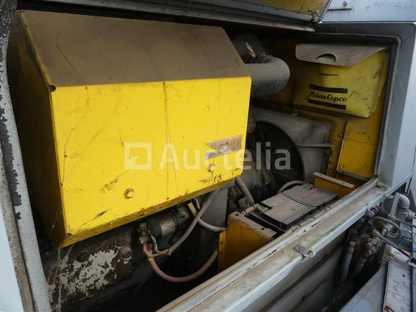 Grote foto getrokken betonpomp agrarisch mestpompen