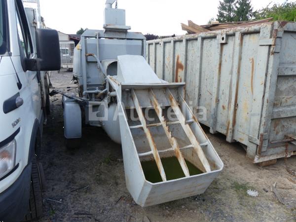 Grote foto getrokken betonpomp agrarisch mestpompen