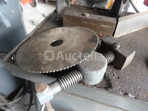 Grote foto metalen kettingzaag doe het zelf en verbouw ijzerwaren en bevestigingsmiddelen