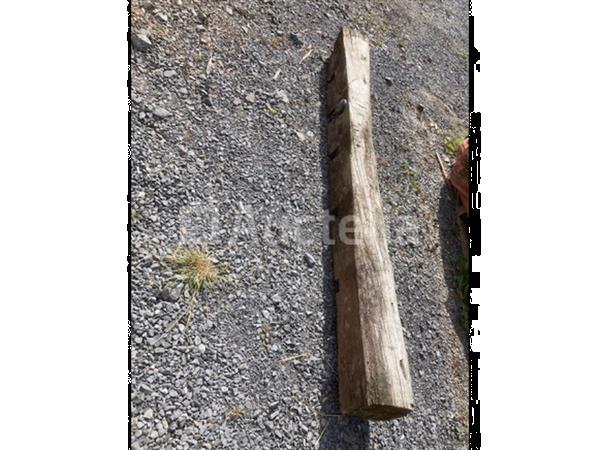 Grote foto oude eiken balk doe het zelf en verbouw ijzerwaren en bevestigingsmiddelen