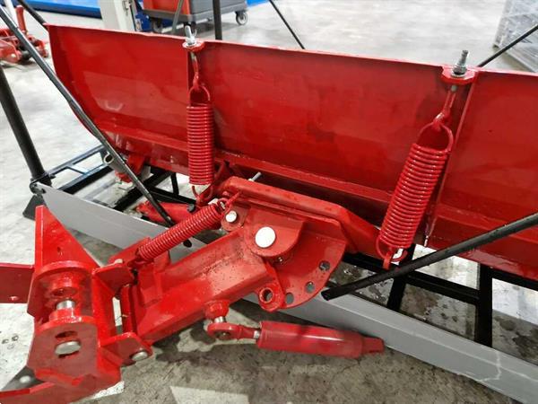 Grote foto hydraulische schuif sneeuw modder voer of mest agrarisch tractor toebehoren