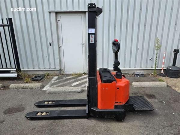 Grote foto bt . stapelaar doe het zelf en verbouw hefwerktuigen