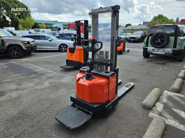 Grote foto bt . stapelaar doe het zelf en verbouw hefwerktuigen