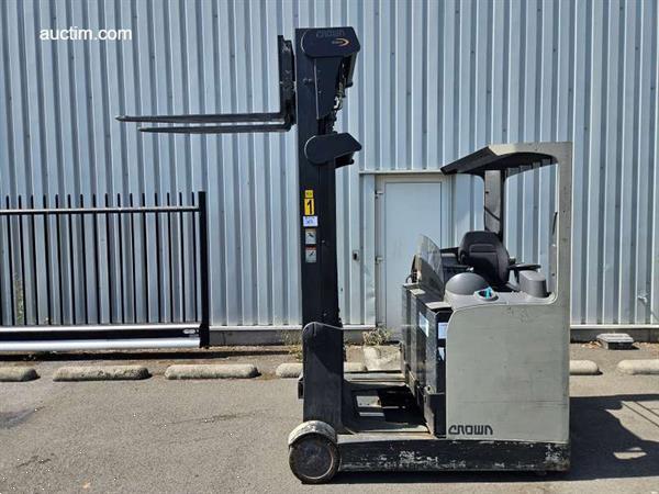 Grote foto crown esr 4000 reachtruck onbekend doe het zelf en verbouw hefwerktuigen