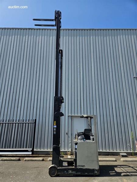 Grote foto crown esr 4000 reachtruck onbekend doe het zelf en verbouw hefwerktuigen