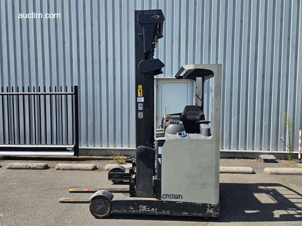Grote foto crown esr 4000 reachtruck onbekend doe het zelf en verbouw hefwerktuigen