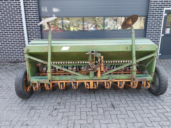 Grote foto amazone d7 30e zaaimachine met schijven 31 pijpen agrarisch zaaimachines