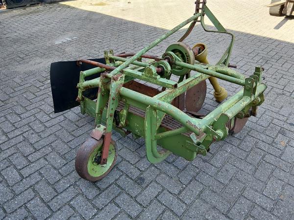 Grote foto aardappelrooier voorraadrooier 1 rij agrarisch aardappelpootmachines