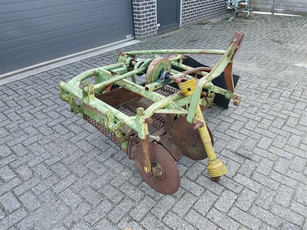 Grote foto aardappelrooier voorraadrooier 1 rij agrarisch aardappelpootmachines