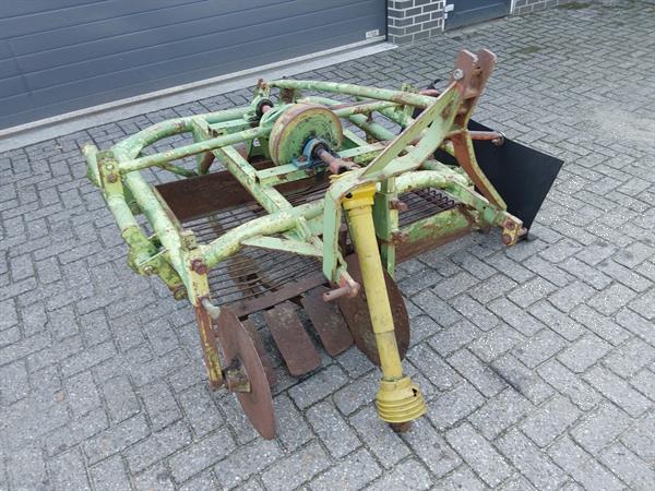 Grote foto aardappelrooier voorraadrooier 1 rij agrarisch aardappelpootmachines