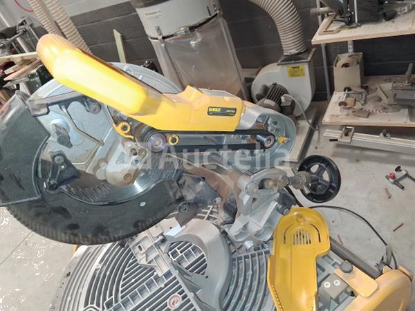 Grote foto transportabe tafelblad radiaalzaag dewalt dws7085 doe het zelf en verbouw gereedschappen en machines