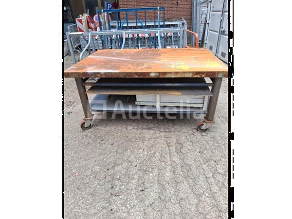 Grote foto metalen lastafel op wielen doe het zelf en verbouw ijzerwaren en bevestigingsmiddelen