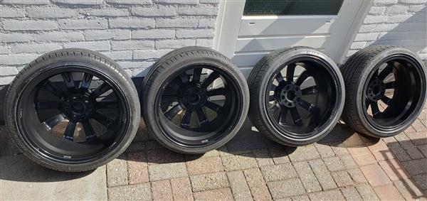 Grote foto mooie schadevrije o.z racing velgen auto onderdelen banden en velgen