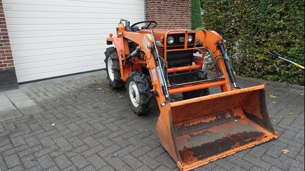 Grote foto hinomoto c144 4x4 met frontlader agrarisch tractoren