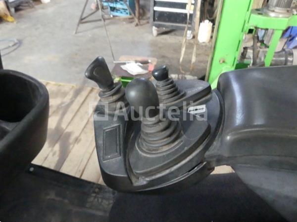 Grote foto vorkheftruck met roterende kop linde h16d agrarisch heftrucks