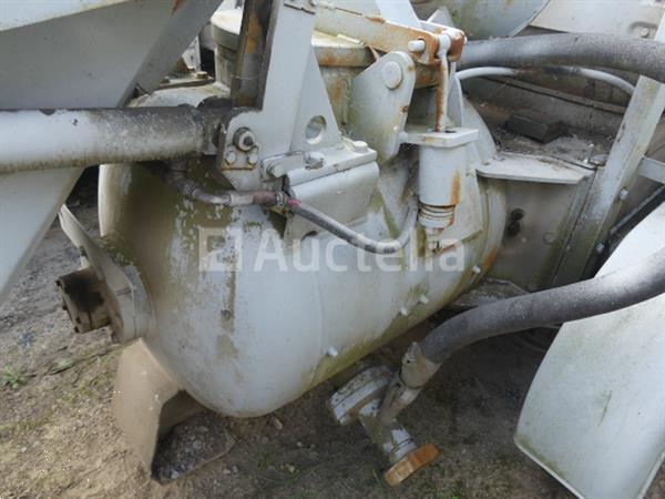 Grote foto getrokken betonpomp agrarisch mestpompen