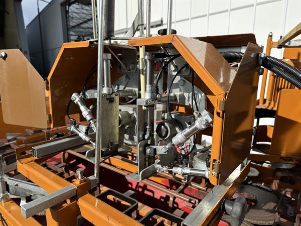 Grote foto javo standaard potmachine met pneumatische potinzetter agrarisch tuinbouw