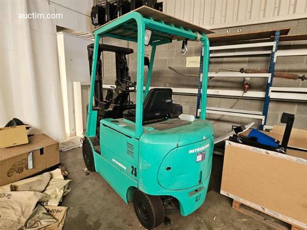 Grote foto mitsubishi fb25k elektrische heftruck 2003 agrarisch heftrucks