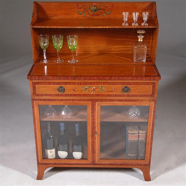 Grote foto beschilderd satijnhouten drankenkastje met verstelbare plank en opzetstuk no.330320 antiek en kunst stoelen en banken