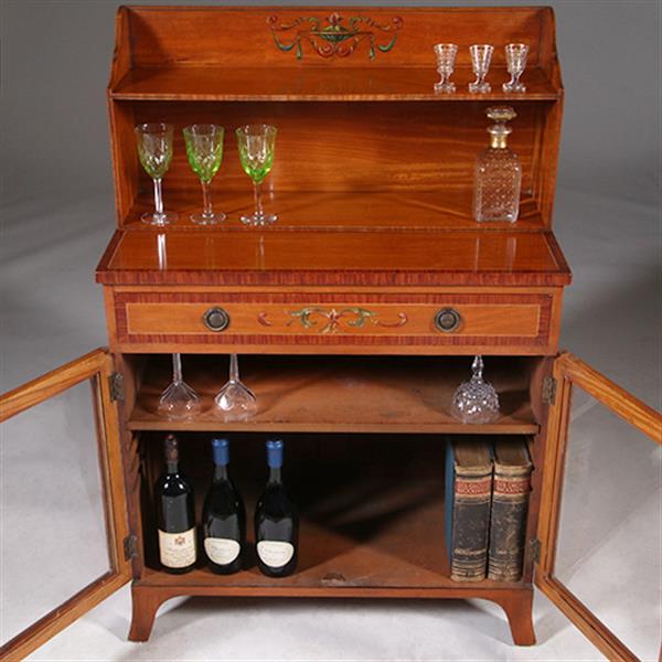 Grote foto beschilderd satijnhouten drankenkastje met verstelbare plank en opzetstuk no.330320 antiek en kunst stoelen en banken