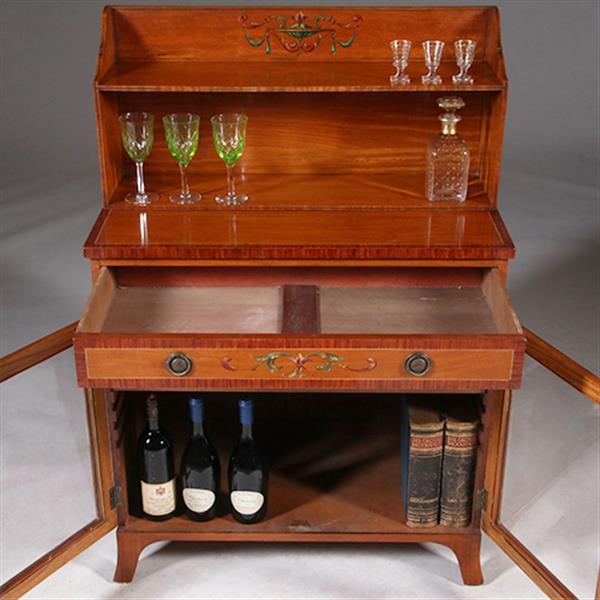 Grote foto beschilderd satijnhouten drankenkastje met verstelbare plank en opzetstuk no.330320 antiek en kunst stoelen en banken
