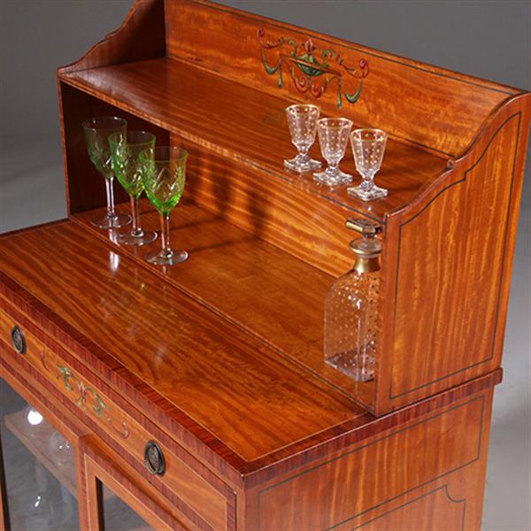 Grote foto beschilderd satijnhouten drankenkastje met verstelbare plank en opzetstuk no.330320 antiek en kunst stoelen en banken