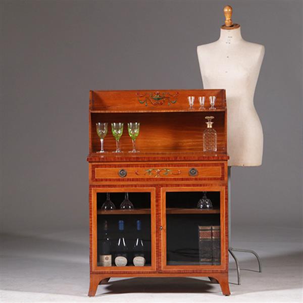 Grote foto beschilderd satijnhouten drankenkastje met verstelbare plank en opzetstuk no.330320 antiek en kunst stoelen en banken