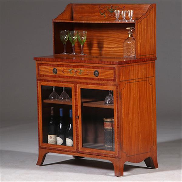 Grote foto beschilderd satijnhouten drankenkastje met verstelbare plank en opzetstuk no.330320 antiek en kunst stoelen en banken